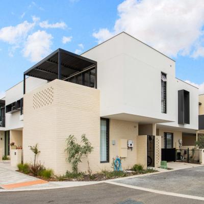 Salt Lane homes
